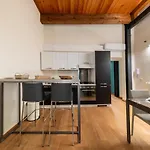 Deluxe In Palazzo Storico - Centro - Isola Rossa * Сассари