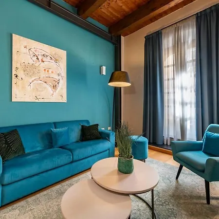 Deluxe In Palazzo Storico - Centro - Isola Rossa Appartement Sassari