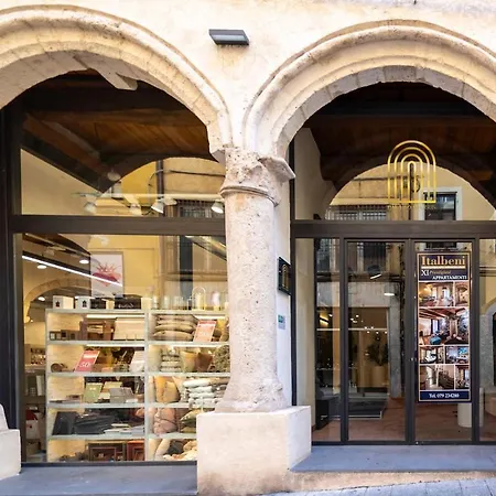 Deluxe In Palazzo Storico - Centro - Isola Rossa *