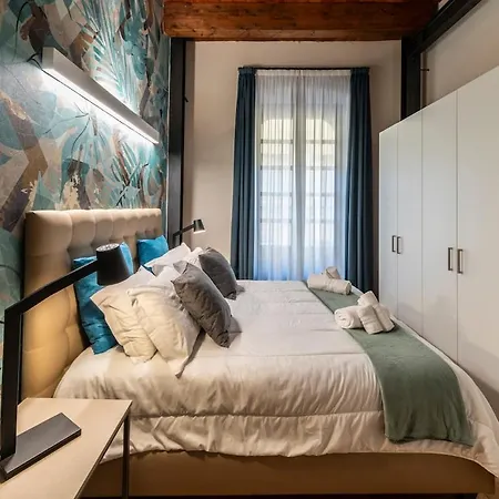 Deluxe In Palazzo Storico - Centro - Isola Rossa 萨萨里