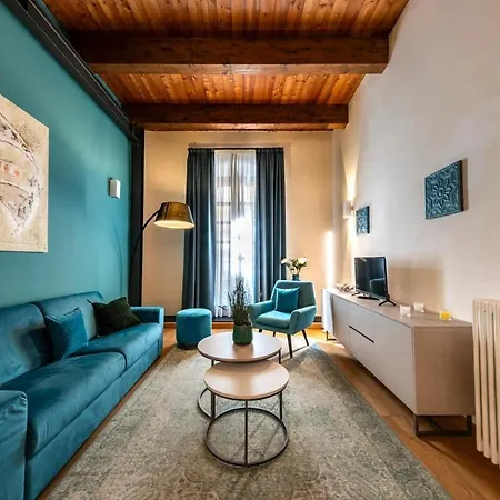 Deluxe In Palazzo Storico - Centro - Isola Rossa 公寓 *